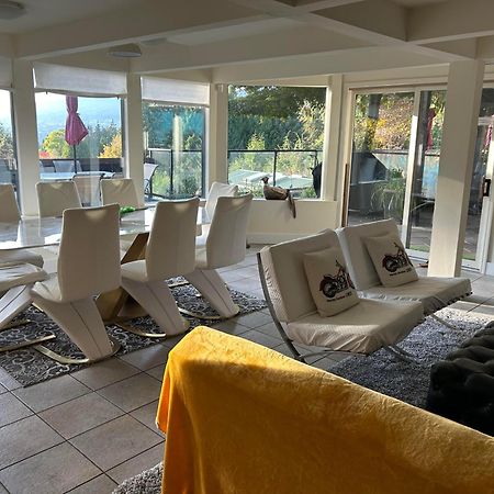 Grouse Cheerful Large Private Bedroom, Bath, Shared Deck, Pool, Hot Tub 노스밴쿠버 외부 사진