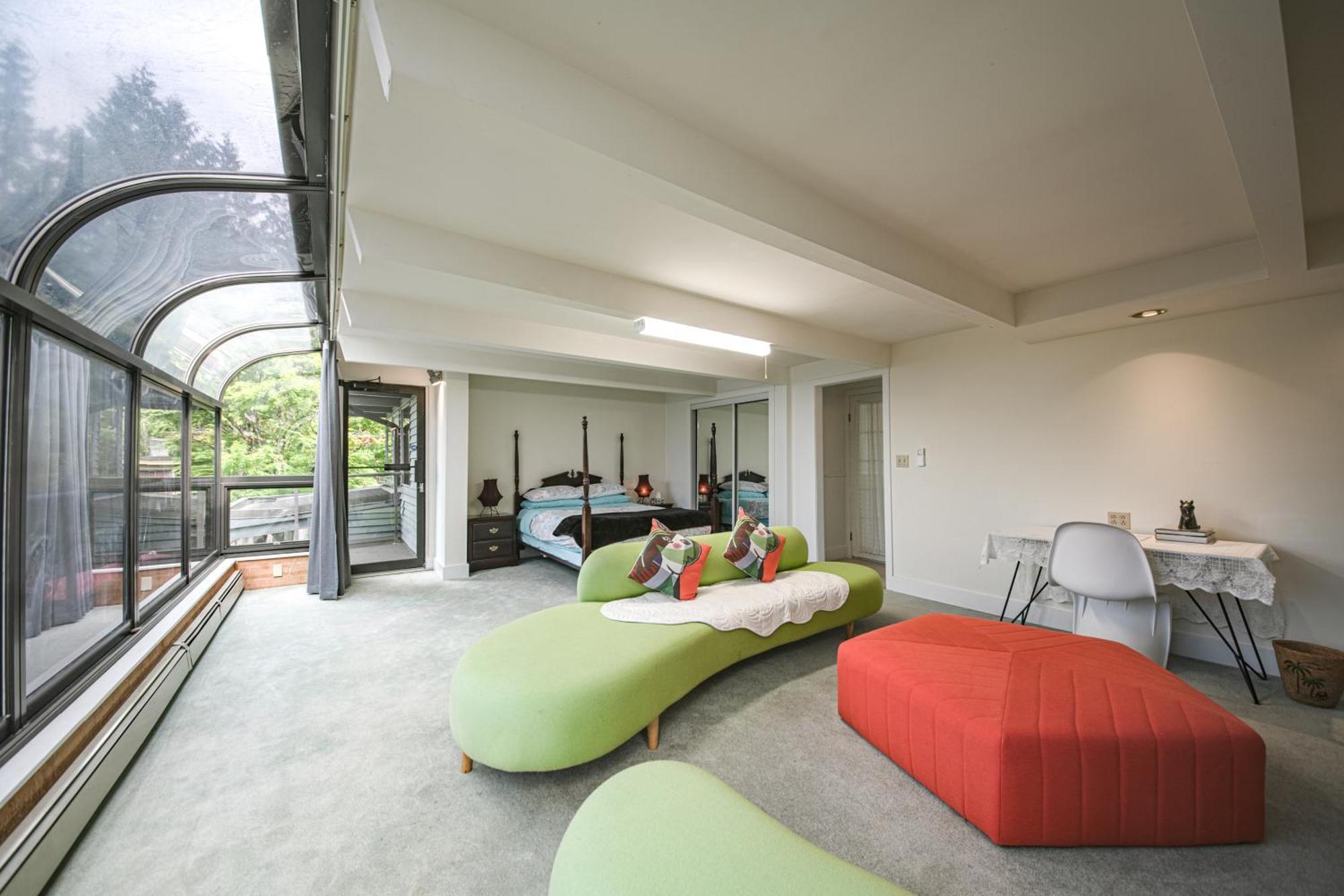 Grouse Cheerful Large Private Bedroom, Bath, Shared Deck, Pool, Hot Tub 노스밴쿠버 외부 사진